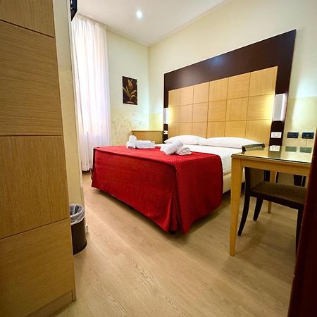 Hotel Fiorella Milano Екстер'єр фото