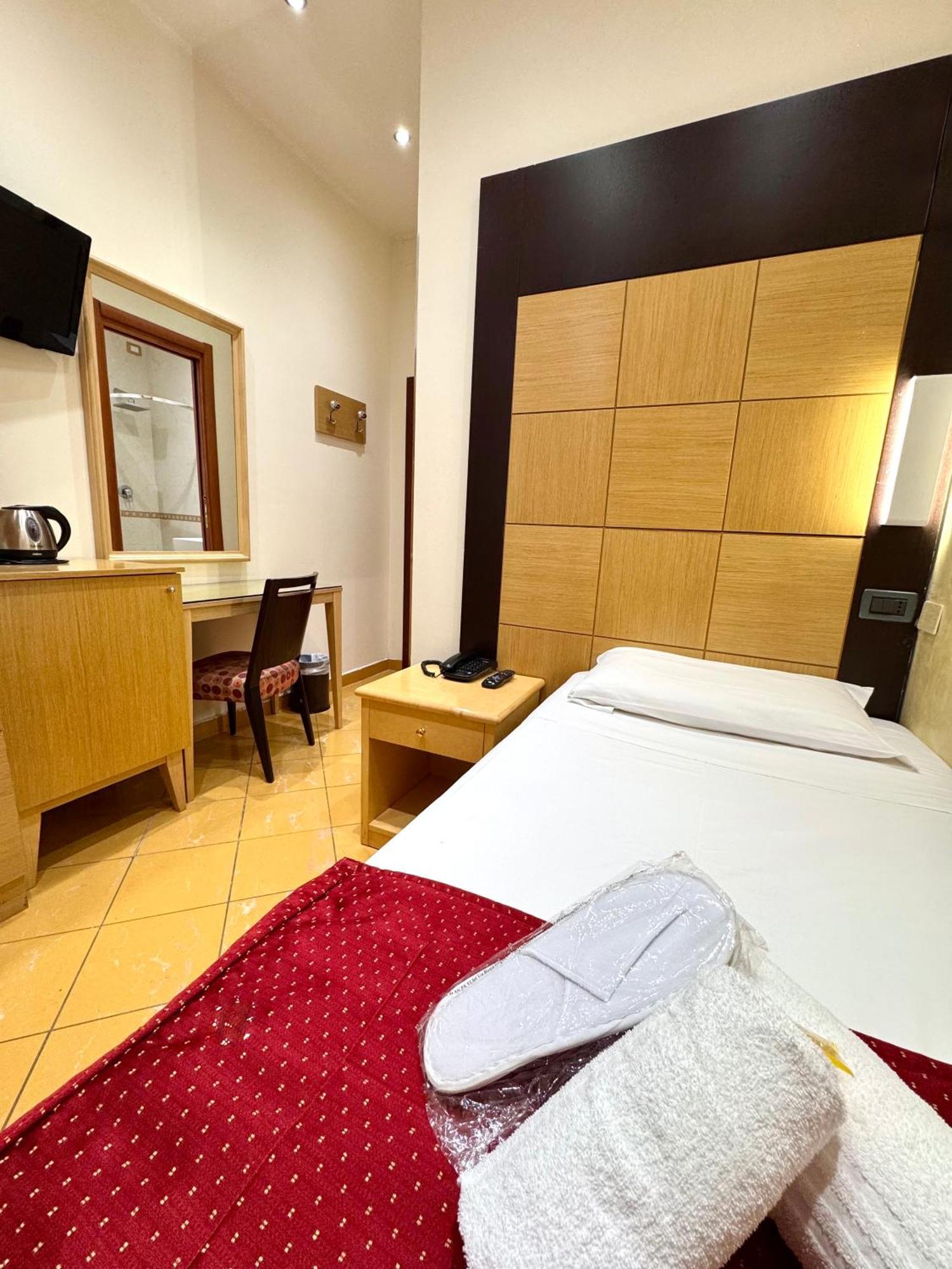 Hotel Fiorella Milano Екстер'єр фото