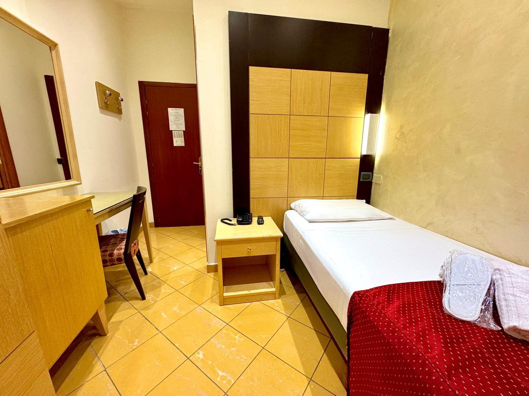 Hotel Fiorella Milano Екстер'єр фото
