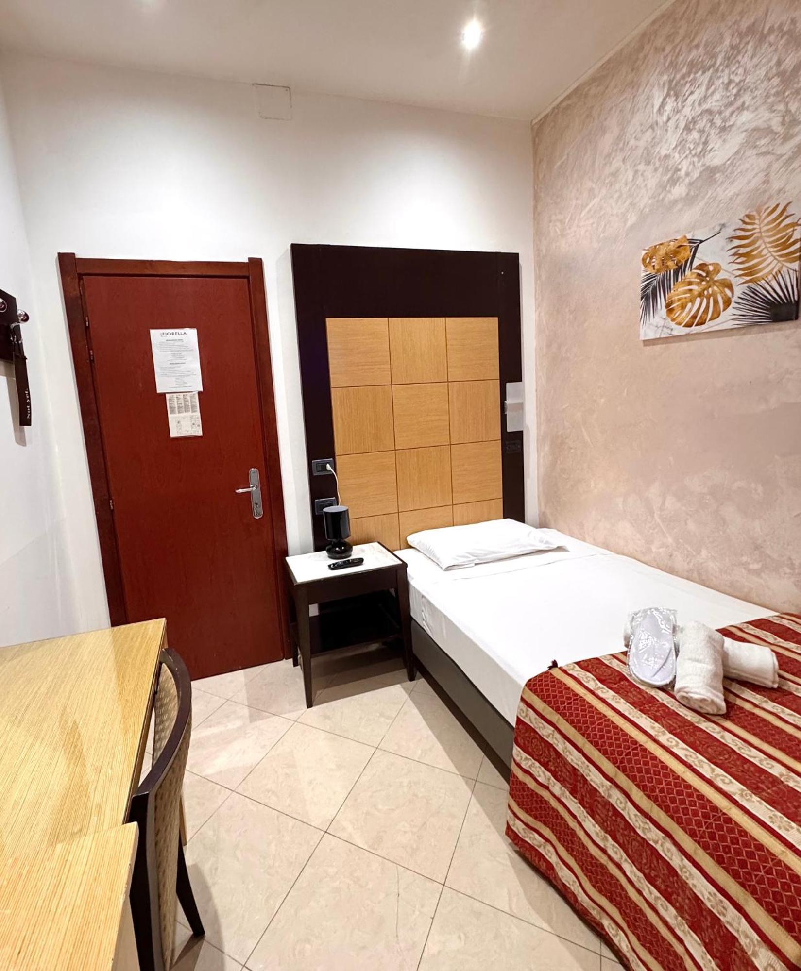 Hotel Fiorella Milano Екстер'єр фото